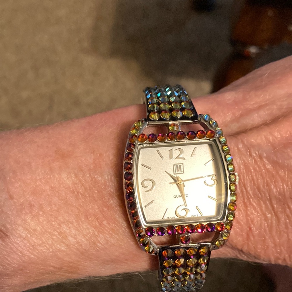 Time Color Changing Crystal Watch - image 1